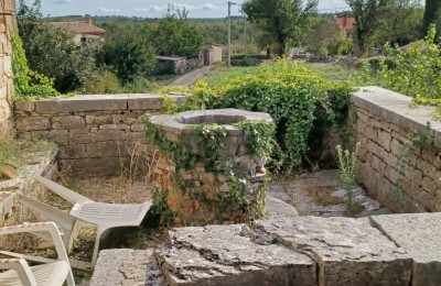 Semi-detached stone house for adaptation 4