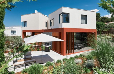 Poreč, surroundings, beautiful modern villa with a covered swimming pool!