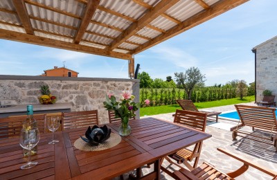 Istria, zona di Parenzo - Casa in pietra d'Istria con piscina