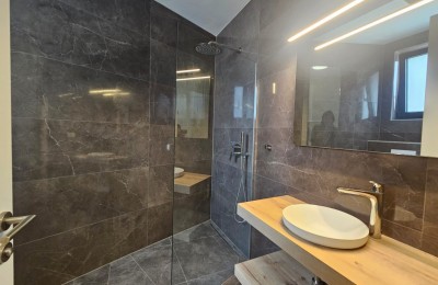 Poreč center, apartment with garden near the sea! 8