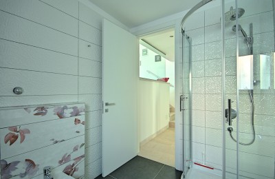 Istra, Vrsar – Namješten dvoetažni stan s terasom, 500 m od mora 7