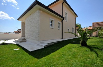 Beautiful house with pool, near the town of Porec and close to the sea. 36