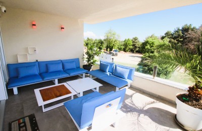 Istria, Parenzo - Appartamento di nuova costruzione con terrazza e vista sul verde - a 600 m dal mare 11