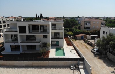 Poreč, Luksuzna kuća s bazenom i pogledom na more! 6