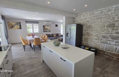 Haus mit Swimmingpool zur Langzeitmiete in der Nähe von Višnjan 5