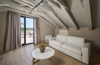 Prekrasna nova vila sa prostranom okućnicom 24