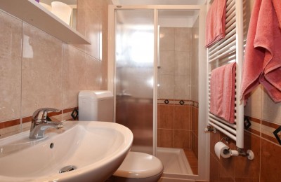 Istra, Novigrad – stan 75 m² s velikom terasom, 2 spavaće sobe, 400 m od mora 11
