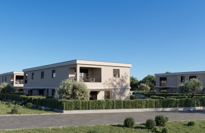 Stan sa vrtom od 130m2 i jednom spavaćom sobom, 3500m od mora i grada 10