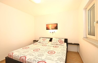 Poreč, okolica, kuća sa bazenom i apartmanom 30