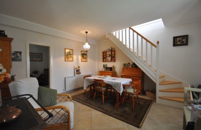 House with a beautiful yard in a quiet location in the center of Istria 9