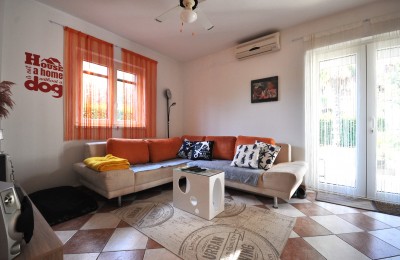 Funtana, apartment with two bedrooms and yard, 400m from the sea!! 4