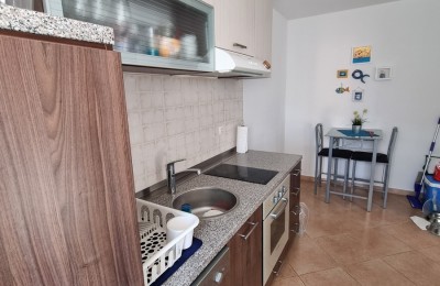 NOVIGRAD, Wohnung im 1. Stock mit 2 Schlafzimmern, umgeben von Grün 5