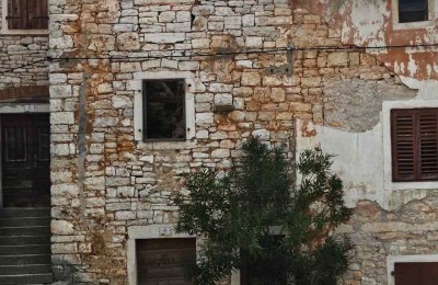 Istra, Poreč okolica - Kamena kuća za potpunu rekonstrukciju