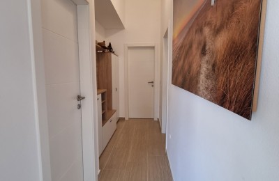 Tar, stan sa dvije spavaće sobe, 1. kat, 73,50m2 9