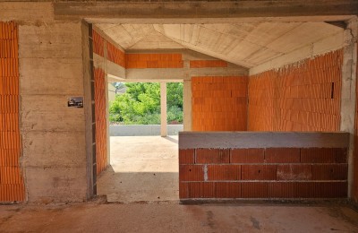 House in the unfinished stage for sale 4