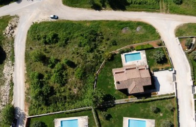 Istra, Lovreč - Ekskluzivno gradbeno zemljišče v mirni okolici z razgledom 4