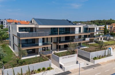 Stan u Novigradu u luksuznoj zgradi, 1. kat, 82,7m2, parking, bazen 18