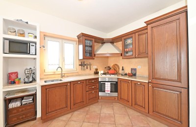Poreč, okolica, kuća sa bazenom i apartmanom 13
