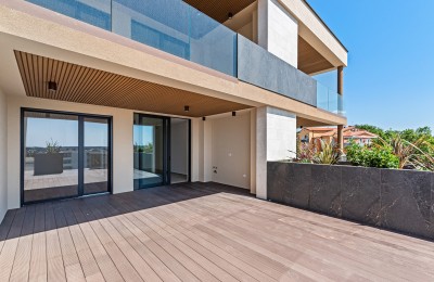 Istra, Novigrad - Stan s pogledom u luksuznoj zgradi