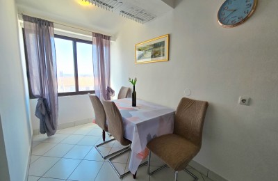 Ferienwohnung in der Nähe des Stadtzentrums und des Strandes mit Panoramablick auf das Meer und die Stadt Poreč 7