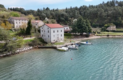 Haus in erster Reihe zum Meer in Istrien!