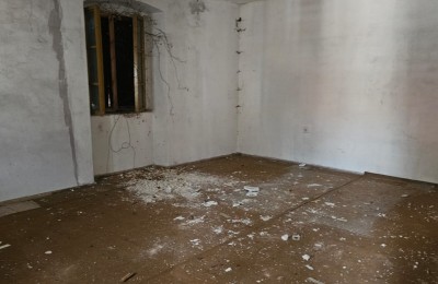 Istra, Poreč okolica – Kamena kuća za potpunu renovaciju u centru mjesta 6