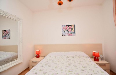Stan sa dvije spavaće sobe i dvorištem od 190m2, 1200m od mora 17