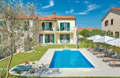 Istria, Poreč - Beautiful semi-detached villa with pool