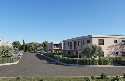 Stan sa vrtom od 130m2 i jednom spavaćom sobom, 3500m od mora i grada 16