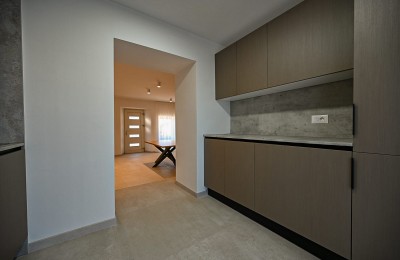 Istria, Cittanova - Casa in pietra ristrutturata con vista mare 7