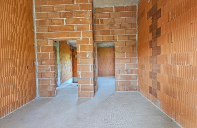 House in the unfinished stage for sale 6