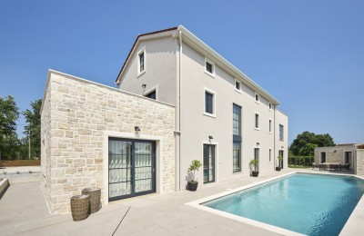 Prekrasna nova vila sa prostranom okućnicom 39