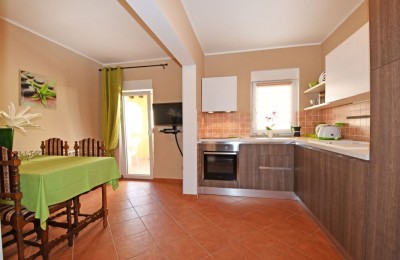 Istra, Novigrad – stan 75 m² s velikom terasom, 2 spavaće sobe, 400 m od mora 2