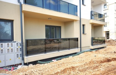 Poreč, surroundings, spacious two-bedroom ground floor apartment!