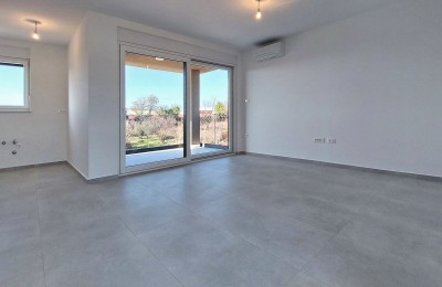 Poreč und Umgebung, Ferienwohnung mit zwei Schlafzimmern, 2 Parkplätzen und Meerblick