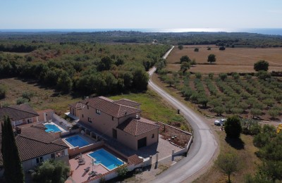 Prostrana vila sa predivnim pogledom na more 4