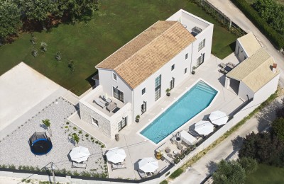 Prekrasna nova vila sa prostranom okućnicom 3