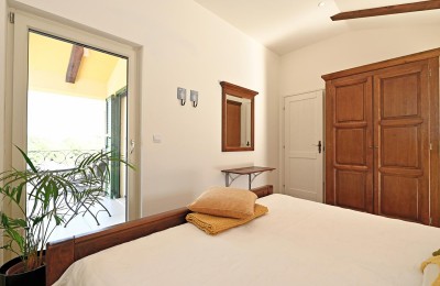 Poreč, okolica, kuća sa bazenom i apartmanom 17