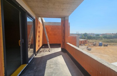 Poreč, Tar, two-story apartment 3