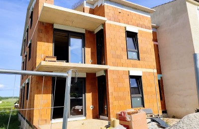 Istra, Funtana – dvosoban stan u novogradnji, natkrivena terasa, 500 m od mora - u izgradnji 3