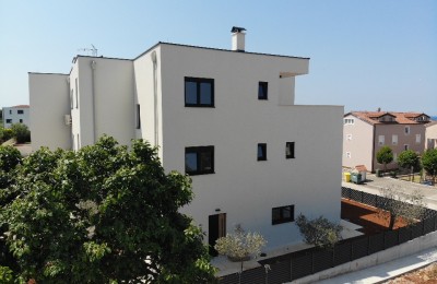 Parenzo, Casa a Schiera di Lusso con Vista Mare! 11