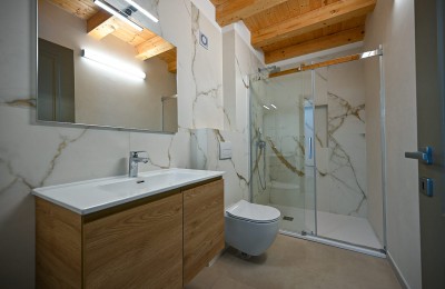 Istria, Cittanova - Casa in pietra ristrutturata con vista mare 13