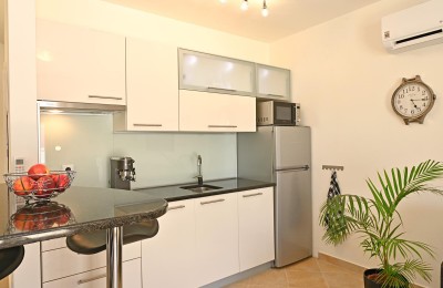 Poreč, okolica, kuća sa bazenom i apartmanom 31