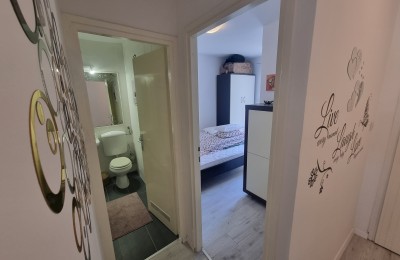 Apartma v prvem nadstropju v bližini Novigrada 11