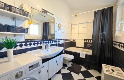 Ferienwohnung in der Nähe des Stadtzentrums und des Strandes mit Panoramablick auf das Meer und die Stadt Poreč 14