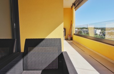 Istria, Novigrad - Apartment with a view in a building with an elevator 11