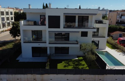 Parenzo, Casa a Schiera di Lusso con Vista Mare! 3