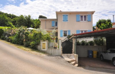 Istria, Parenzo - ESCLUSIVO - Casa con piscina e due appartamenti separati a 4 km dal mare
