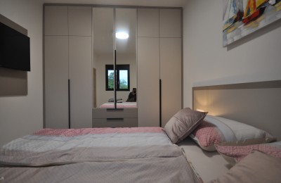 Haus mit Swimmingpool am Dorfrand mit Blick auf den Wald 14