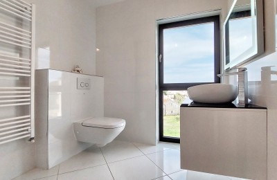 Poreč, stan od 78m2, 2 spavaće sobe, pogled more, sa garažom , blizina grada i plaže 15